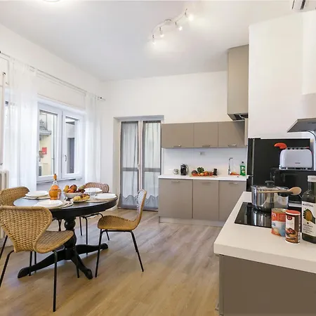 Gaia On Hill: 2br With Ac And Outdoor Space - Happy Stresa