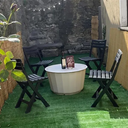 Gaia On Hill: 2br With Ac And Outdoor Space - Happy Daire