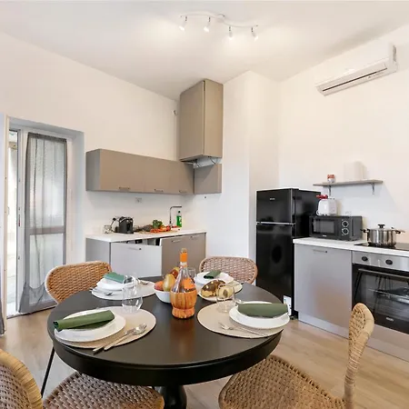 Gaia On Hill: 2br With Ac And Outdoor Space - Happy Daire Stresa